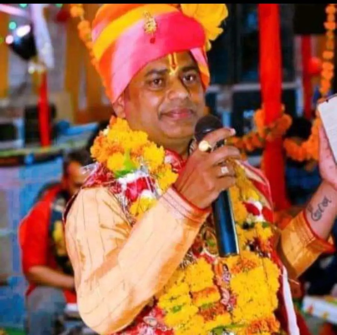 गायक परफॉरमेंस देते हुए